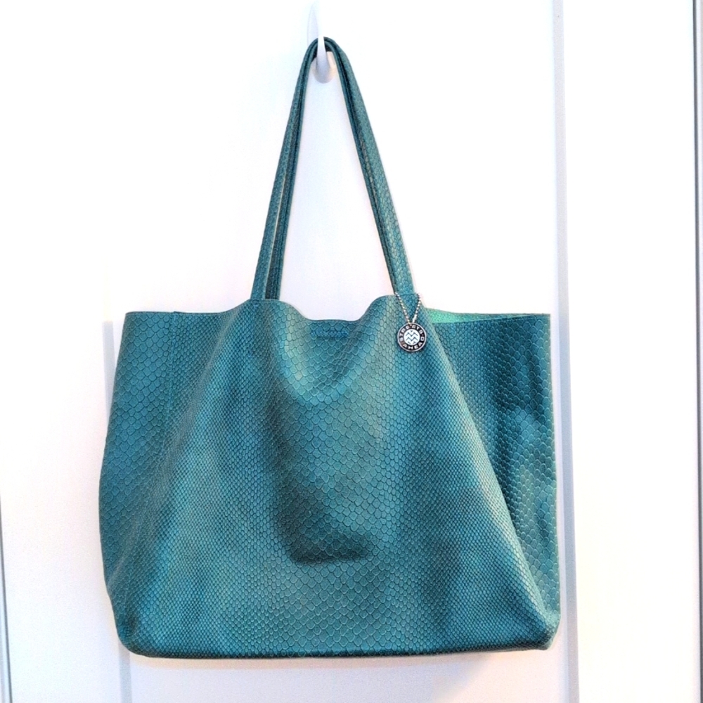 Streets Ahead Teal Leather Tote